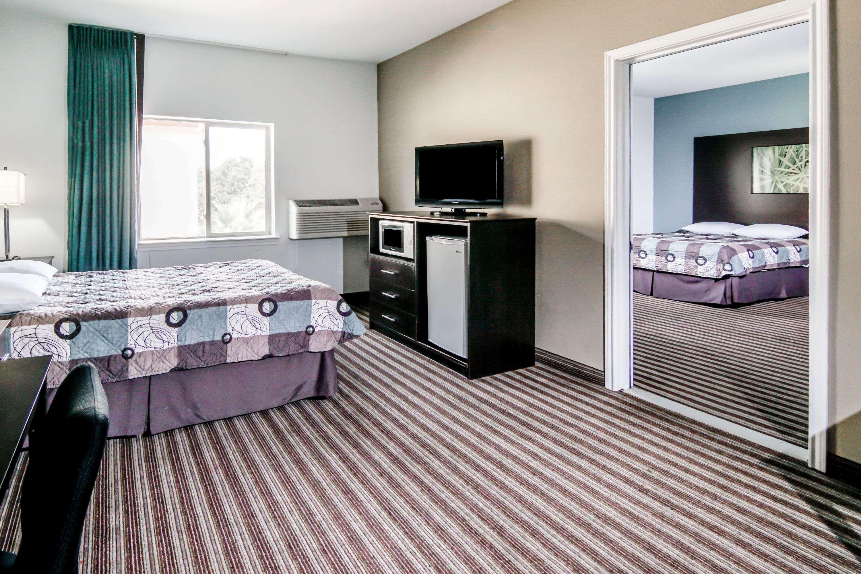 Hotel Super 8 By Wyndham Brenham Tx Zewnętrze zdjęcie