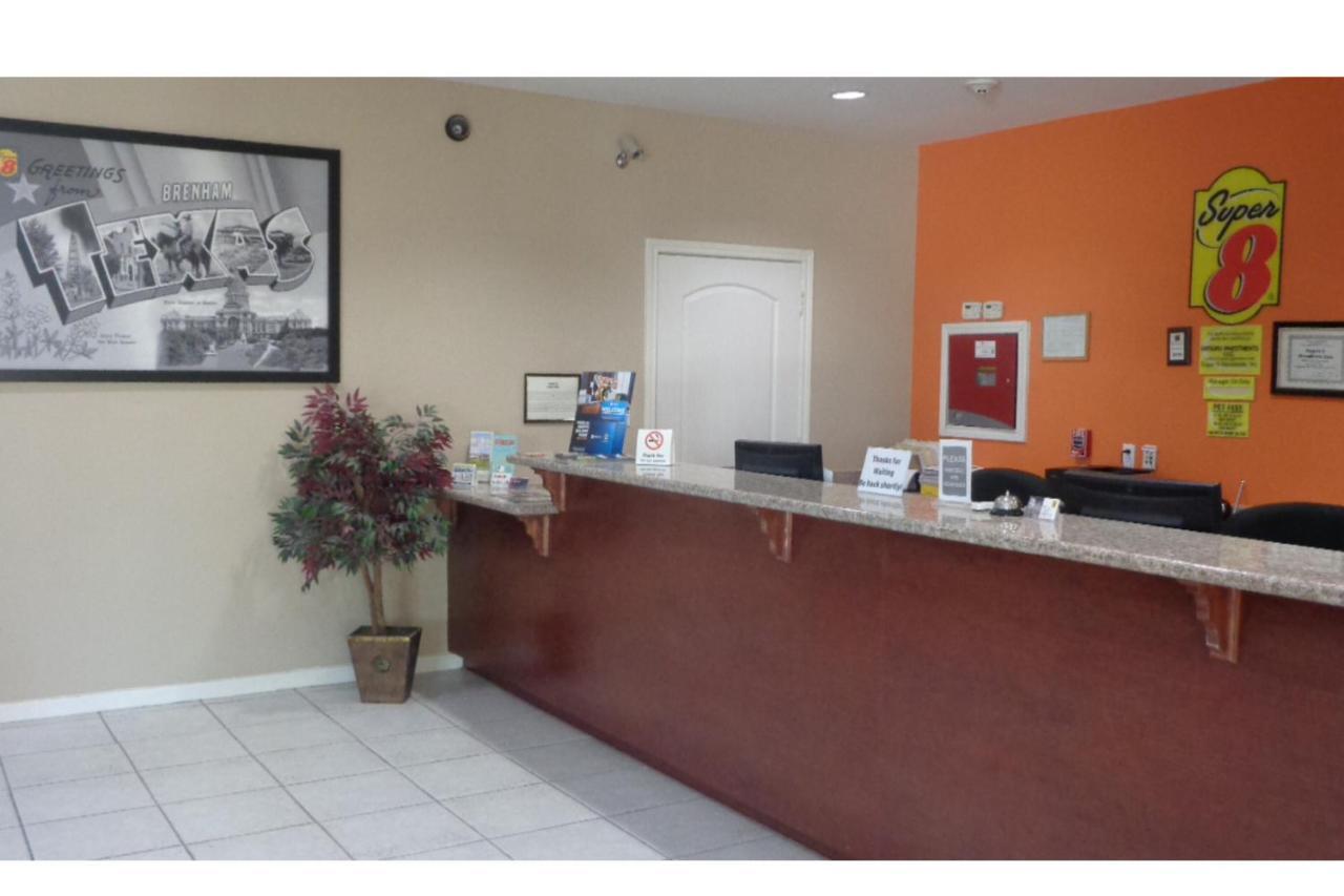 Hotel Super 8 By Wyndham Brenham Tx Zewnętrze zdjęcie